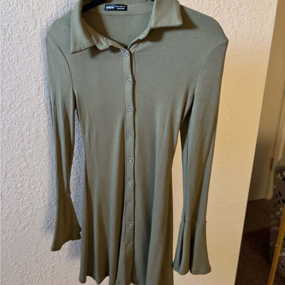 SHEIN Olive Ribbed Top